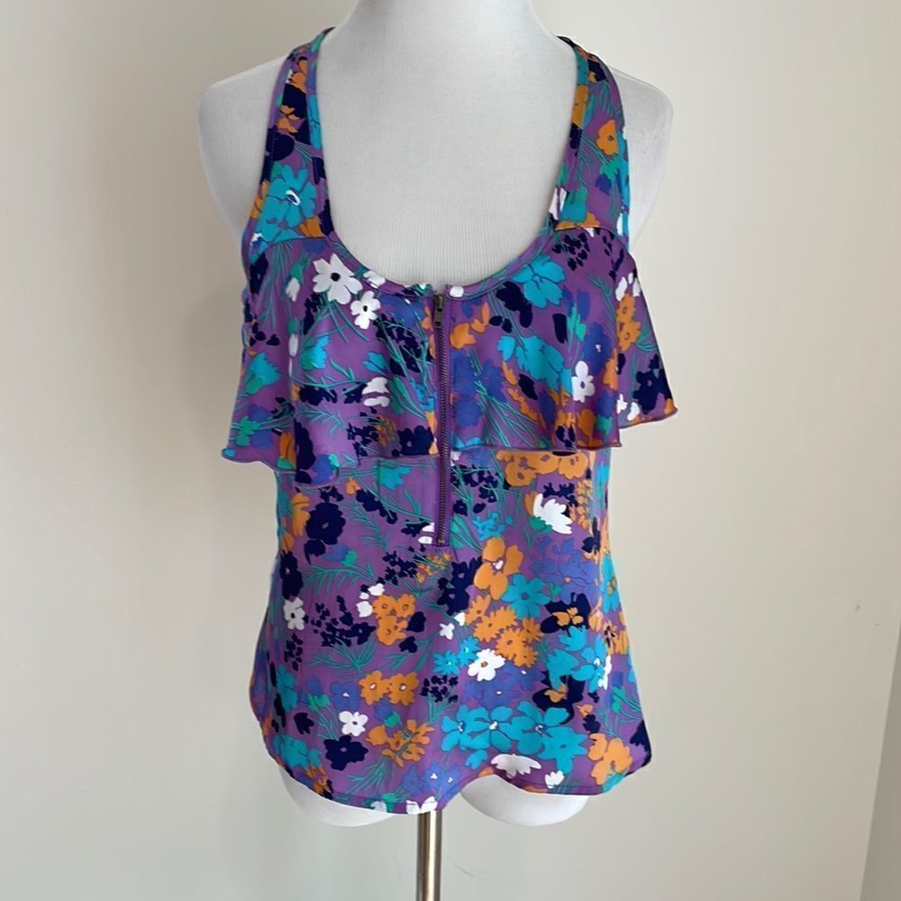 Racer back zip up front blouse with ruffle accent by Ali and Kris size small